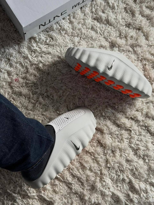 Nike Slippers, High Quality 
Size 36 To 45
170 dhs✅

Zain183
♥️♥️♥️