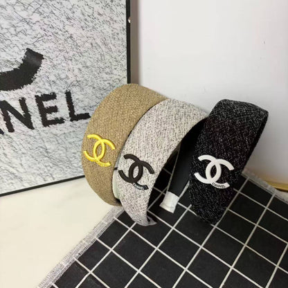 *Headband 😍*
good quality 💯
With paper bag🛍️
20 dhs🇦🇪🇦🇪

With master box 📦 
40 dhs🇦🇪🇦🇪

Zain216
♥️♥️♥️