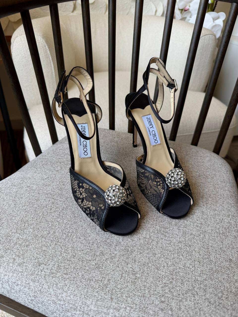Jimmy Choo
𝑨𝑨𝑨 𝑸𝑼𝑨𝑳𝑰𝑻𝒀👌👌
𝑺𝑰𝒁𝑬 {35 𝒕𝒐 42}
550 dhs✅

Zain81
♥️♥️♥️