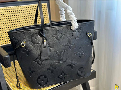 LV 
100 dhs✅
with box
size 43×6×28cm

Zain42
♥️♥️♥️