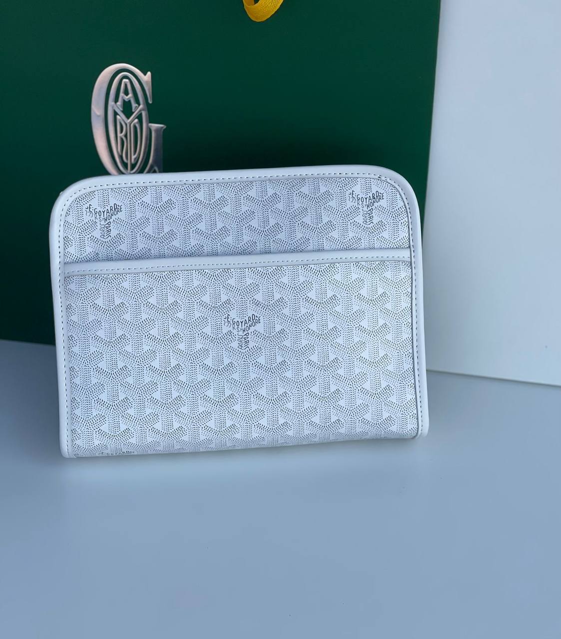 GOYARD
*Clutch bag* 
*Master quality* 

400 dhs🪙🌨️

Zain179
♥️♥️♥️