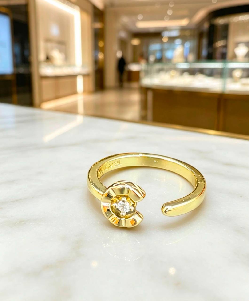 Cartier ❤️‍🔥
Bracelet 🔥
Stainless steel 💯
With black boxes 🗃️ 

30 dhs 🇦🇪🇦🇪 
With normal boxes 📦 

And paper bag 🛍️
35 dhs🇦🇪🇦🇪

Zain216
♥️♥️♥️