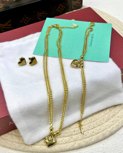 Stainless steel SET 💯*
Necklace ❤️‍🩹
Earring 🍁
Breslat ❣️
With normal boxes 📦 
And paper bag 🛍️
45 dhs🪙🌨️
With master box 📦 
65 dhs🪙🌨️

Zain216
♥️♥️♥️