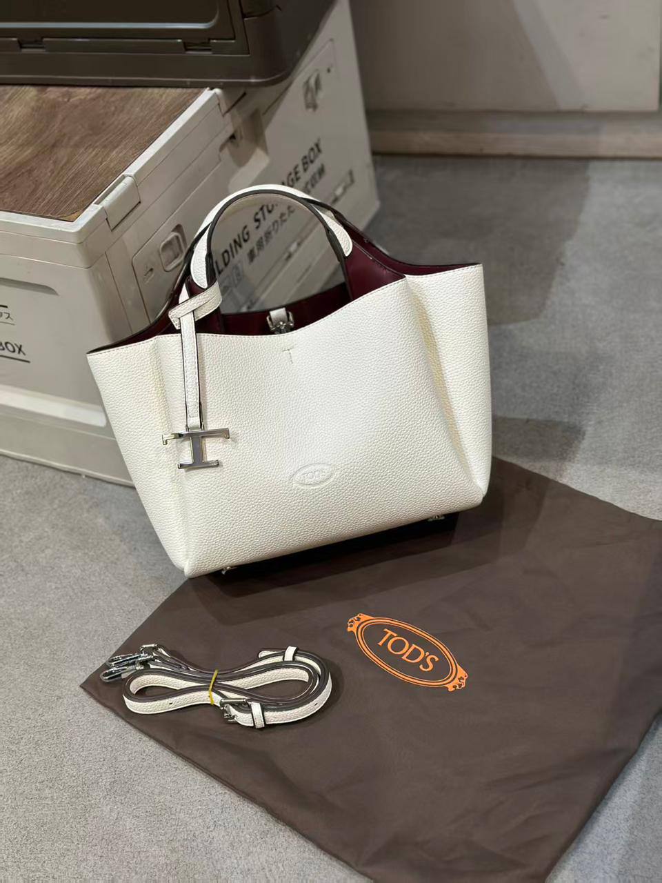 TODS
110 dhs❤️

Zain143
♥️♥️♥️