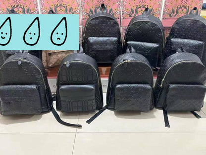 backpack
95 dhs🪙💕
size 31×12×38cm

Zain44
♥️♥️♥️
