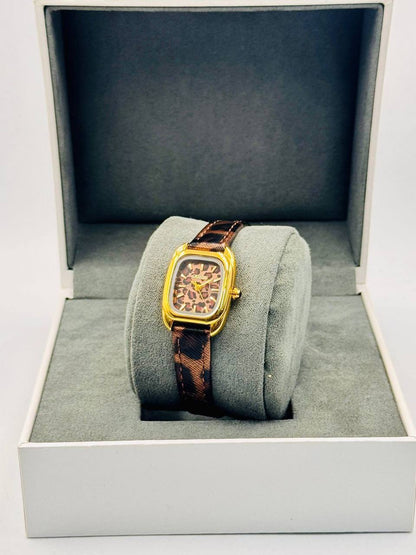 Guess ladies*🤩🤩
*offer price 
35 dhs🇦🇪🇦🇪

Zain08
♥️♥️♥️