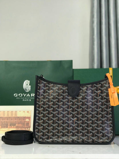 Goyard Musette 
Size 28 cm

For Price 👇 WhatsApp✅
0568585901 
0507557372
0552275751 Owner Zain 👌

Zain274
♥️♥️🇦🇪