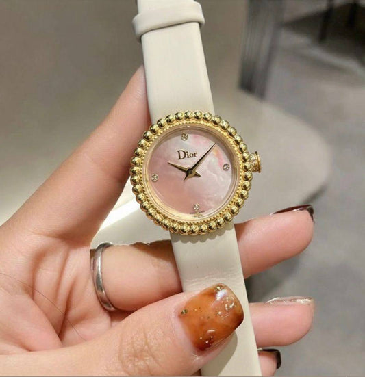 Dior
 Watch For Ladies 
Good Quality 
250 dhs❤️

Zain59
♥️♥️♥️