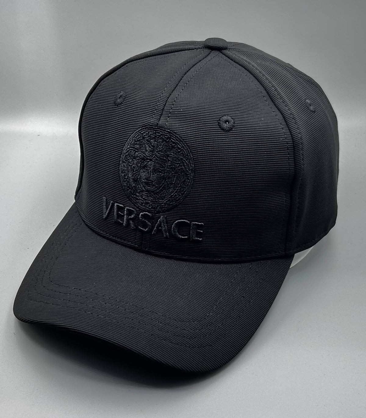 Caps

Gucci
LA
Balenciaga
Versace 
Balman
Dior
Dakley
Tommy


35 dhs🇦🇪🇦🇪

Zain182
♥️♥️♥️