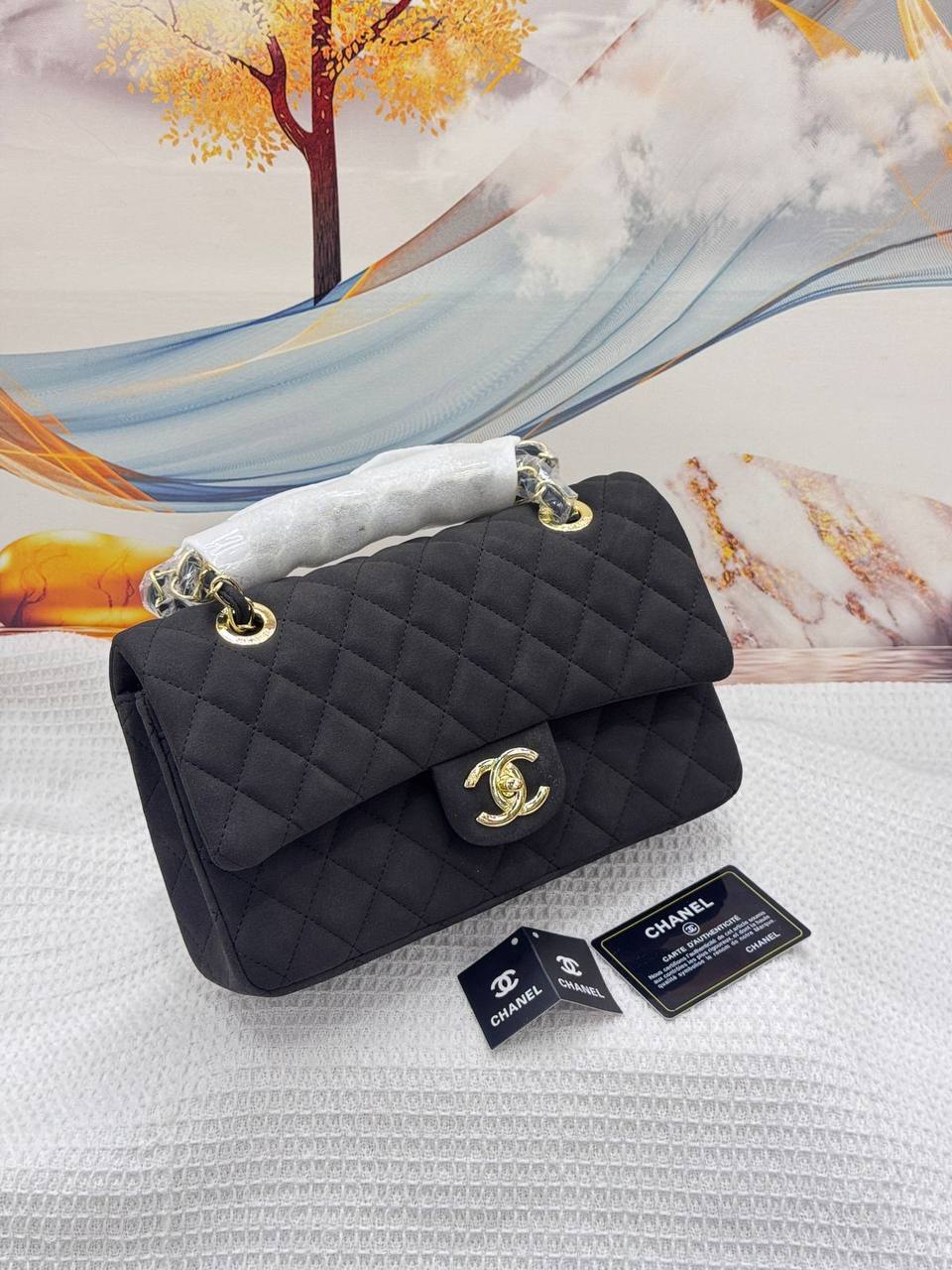 CHANEL 

BEST QUALITY 

WITH BOX’S 
🎁🎁🎁

120 dhs✅
size 26CM

Zain290
♥️♥️♥️
