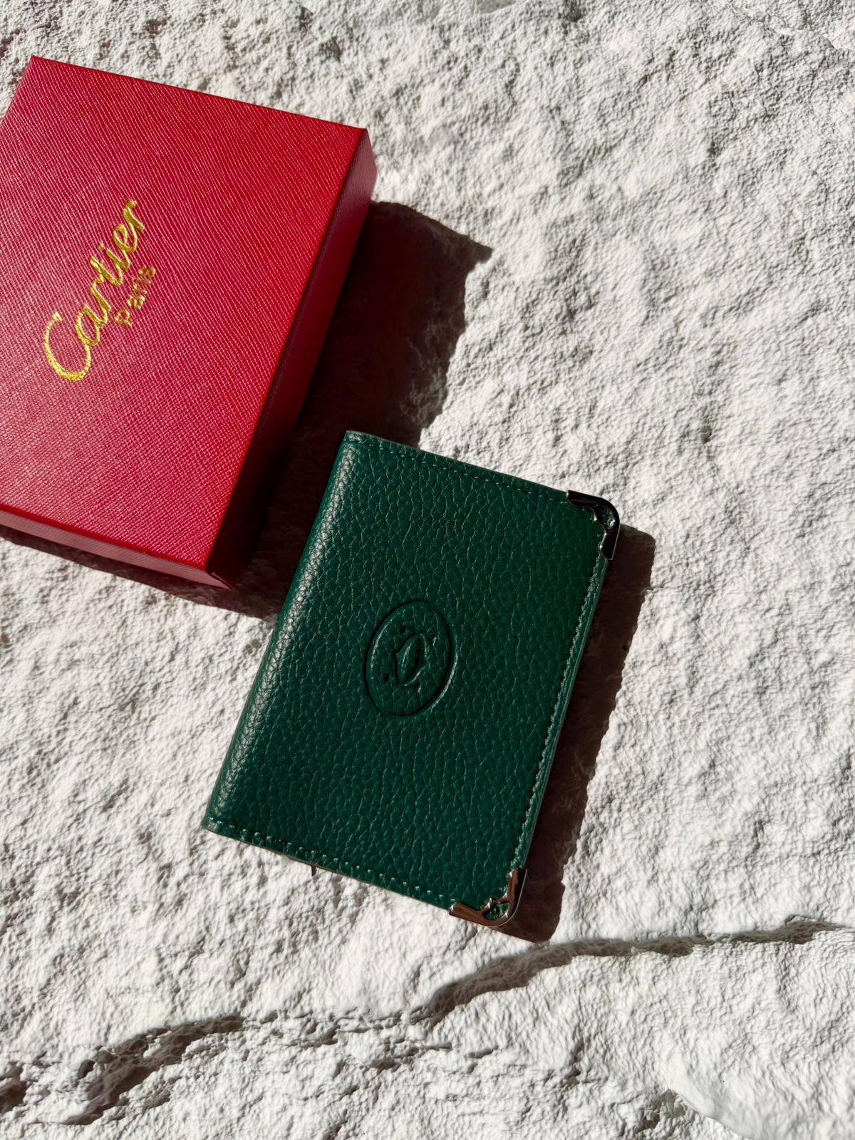 Cartier Wallet 
60 dhs💓

Zain33
♥️♥️♥️