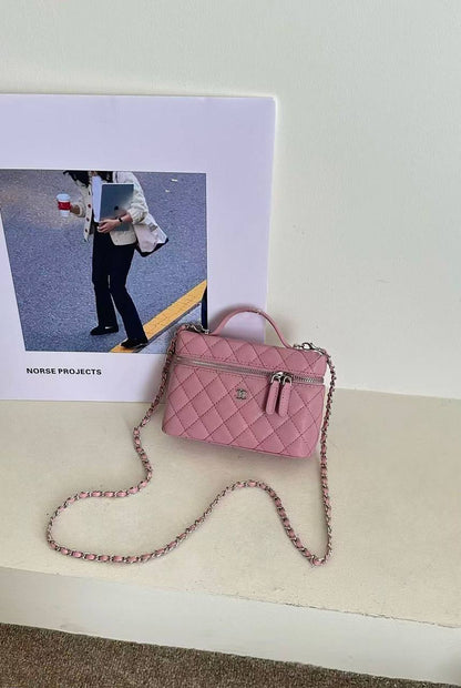 Chanel
withbox 
100 dhs💛

Zain143
♥️♥️♥️
