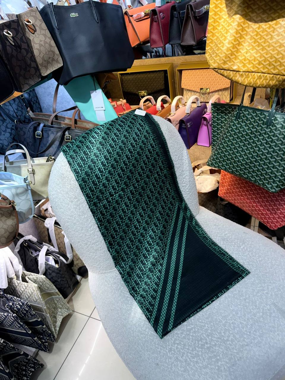 Cotton scarf
45 dhs✅

Zain92
♥️♥️♥️