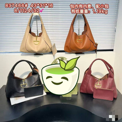 GUCCI sᴏғᴛʙɪᴛ ᴍᴀxɪ
ʜᴏʙᴏ sʜᴏᴜʟᴅᴇʀ ᴛᴏᴛᴇʙᴀɢ
ɢʀᴀɪɴʏ  ʟᴇᴀᴛʜᴇʀ ᴍᴀᴛᴇʀɪᴀʟ
ɢᴏʟᴅ ʜᴀʀᴅᴡᴀʀᴇ
sɪᴢᴇ : 43 cm ( ʟᴀʀɢᴇ )

90 dhs✅

Zain31
♥️♥️♥️