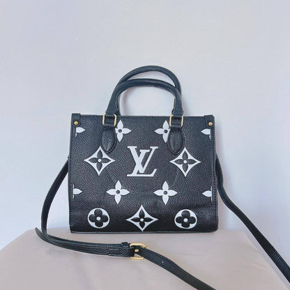LV
25 cm
65 dhs✅

Zain17
♥️♥️♥️