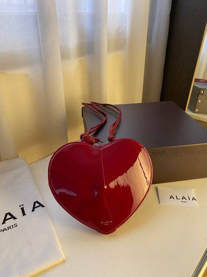 https://t.me/ZCbags/515134Alaia
*Alaia Le Cœur bag✅*
*Size 21 cm*
For Price 👇 WhatsApp✅
0568585901 
0507557372
0552275751 Owner Zain 👌

Zain274
♥️♥️♥️