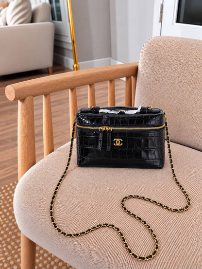 CHANEL 
SUPER MASTER QUALITY
AVAILABLE 

For Price 👇 WhatsApp✅
0568585901 
0507557372
0552275751 Owner Zain 👌

Zain307
♥️♥️♥️