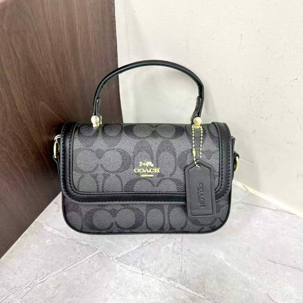 Coach 


3 in 1 bags 
85 dhs🇦🇪🇦🇪🇦🇪

Zain232
♥️♥️♥️