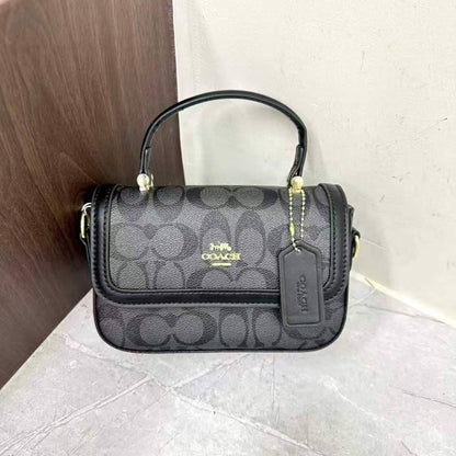 Coach 


3 in 1 bags 
85 dhs🇦🇪🇦🇪🇦🇪

Zain232
♥️♥️♥️
