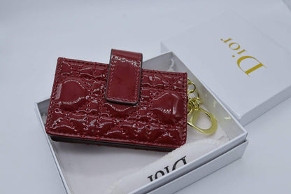 Dior Shine ⭐✨
Ladies Wallet 
55 dhs❣️

Zain33
♥️♥️♥️