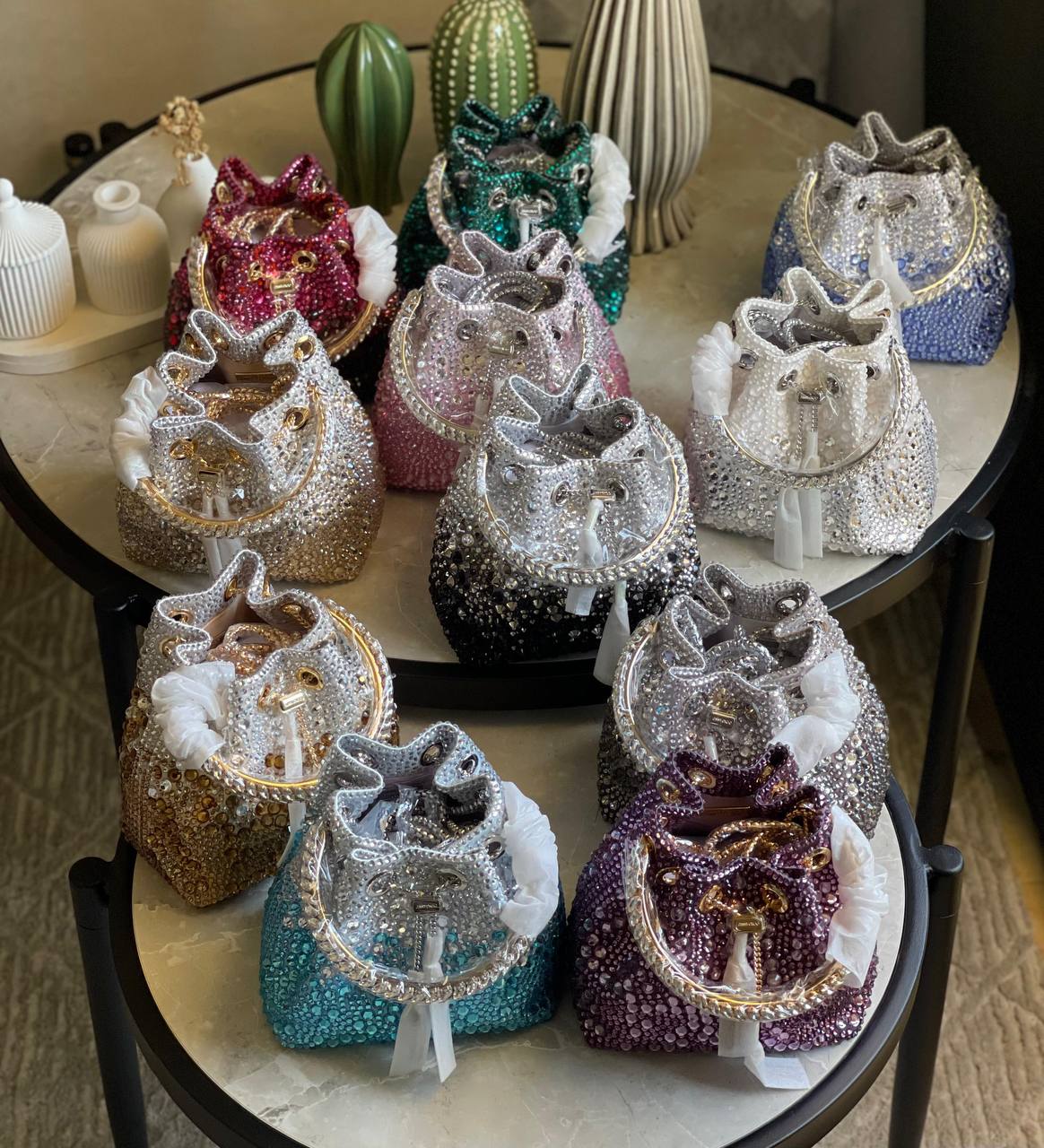 Jimmy choo ✨💥
Available original box 📦 
With full packing 🎀🎀
Super high quality 💥💥
For Price 👇 WTSP Text Zain 0568585901

Zain283
♥️♥️♥️