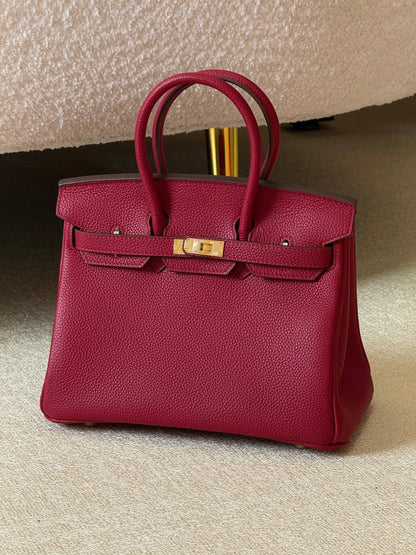 Hermes birkin 25cm💕master quality😍

with box❤️
🎁🎁🎁

400 dhs🪙🌨️

Zain52
♥️♥️♥️