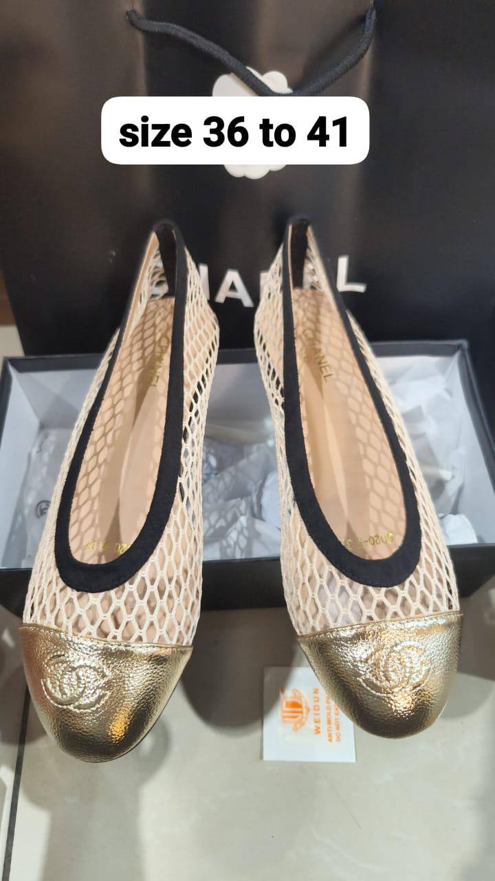 Chanel 

Size 36 to 41 

110 dhs🪙💕

Zain146
♥️♥️♥️