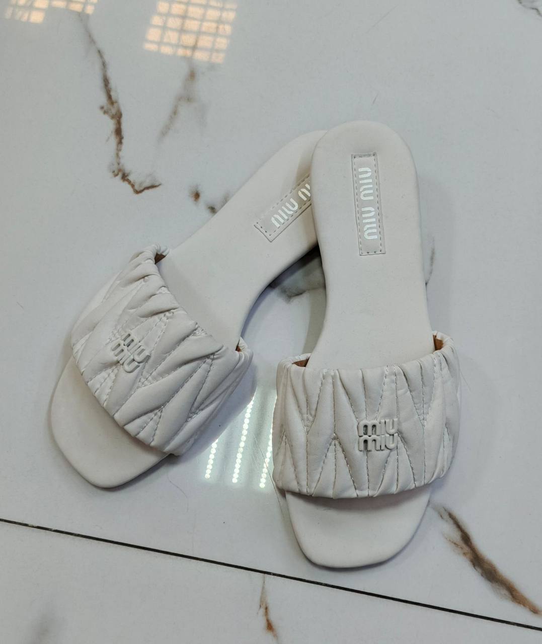 Miu Miu
60 dhs✅
Size 36-41

Zain232
♥️♥️♥️