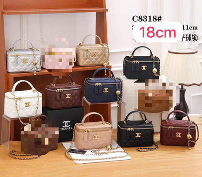 Chanel

With box 
🎁🎁🎁

85 dhs🪙🪙

Zain168
♥️♥️♥️
