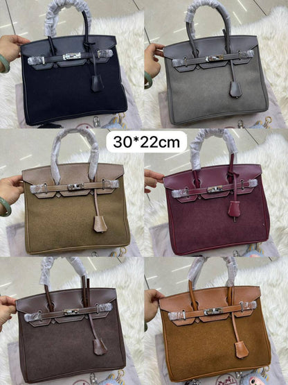 💎Hermes Birkin Suede 

1⃣️ First quality 

Size : 30 * 22  cm
120 dhs✅

Zain115
♥️♥️♥️