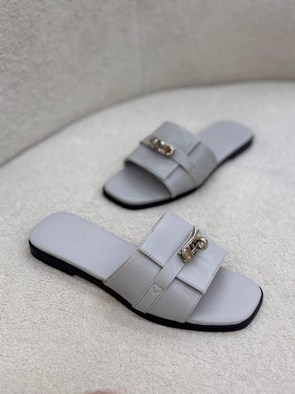 Hermes 
100 dhs✅
Size 36-42

Zain55
♥️♥️♥️