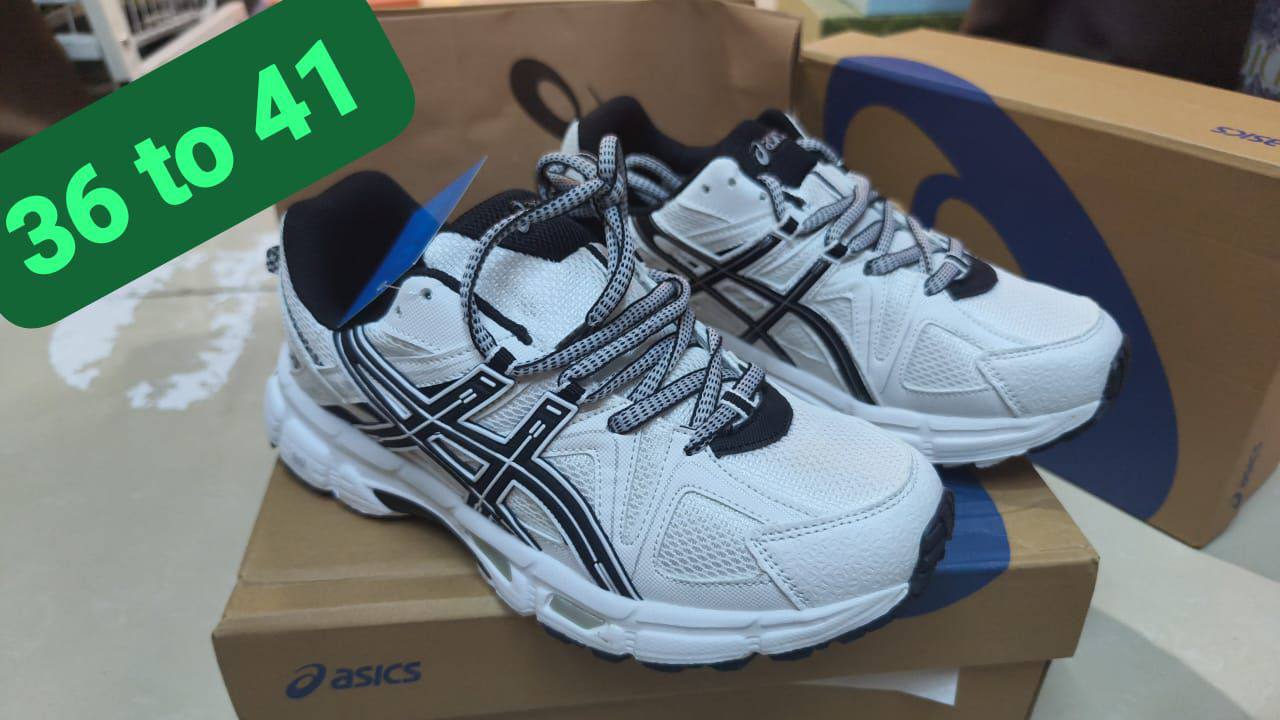 ASICS

Size 36 to 41 

120 dhs🪙🌨️

Zain103
♥️♥️♥️