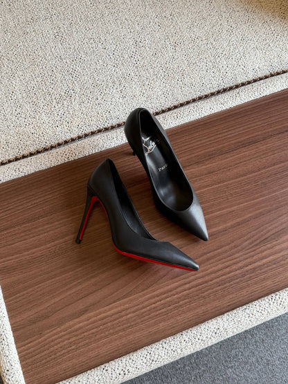 LOUBOUTIN

SuperMaster Quality 💯
530 dhs🇦🇪🇦🇪
Size: 36 -41💥

Zain171
♥️♥️♥️