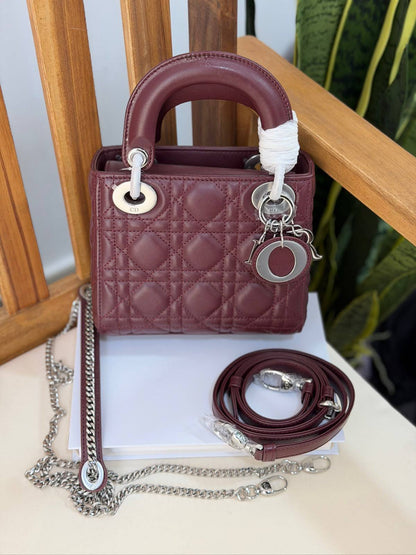 DIOR 💫
Super Master Quality ⚡️
Original Packing 🎁
17cm

For Price 👇 WhatsApp✅
0568585901 
0507557372
0552275751 Owner Zain 👌

Zain321
♥️♥️♥️