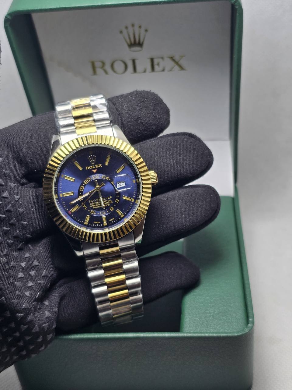 Rolex Men Sky dweller
*Fake - Automatic movement*
*Battery*
65 dhs❣️

Zain29
♥️♥️♥️