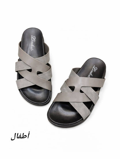 LEMBERTO SANDAL FOR KIDS*
100 dhs❣️

*SIZES : 31 to 36*

Zain58
♥️♥️♥️