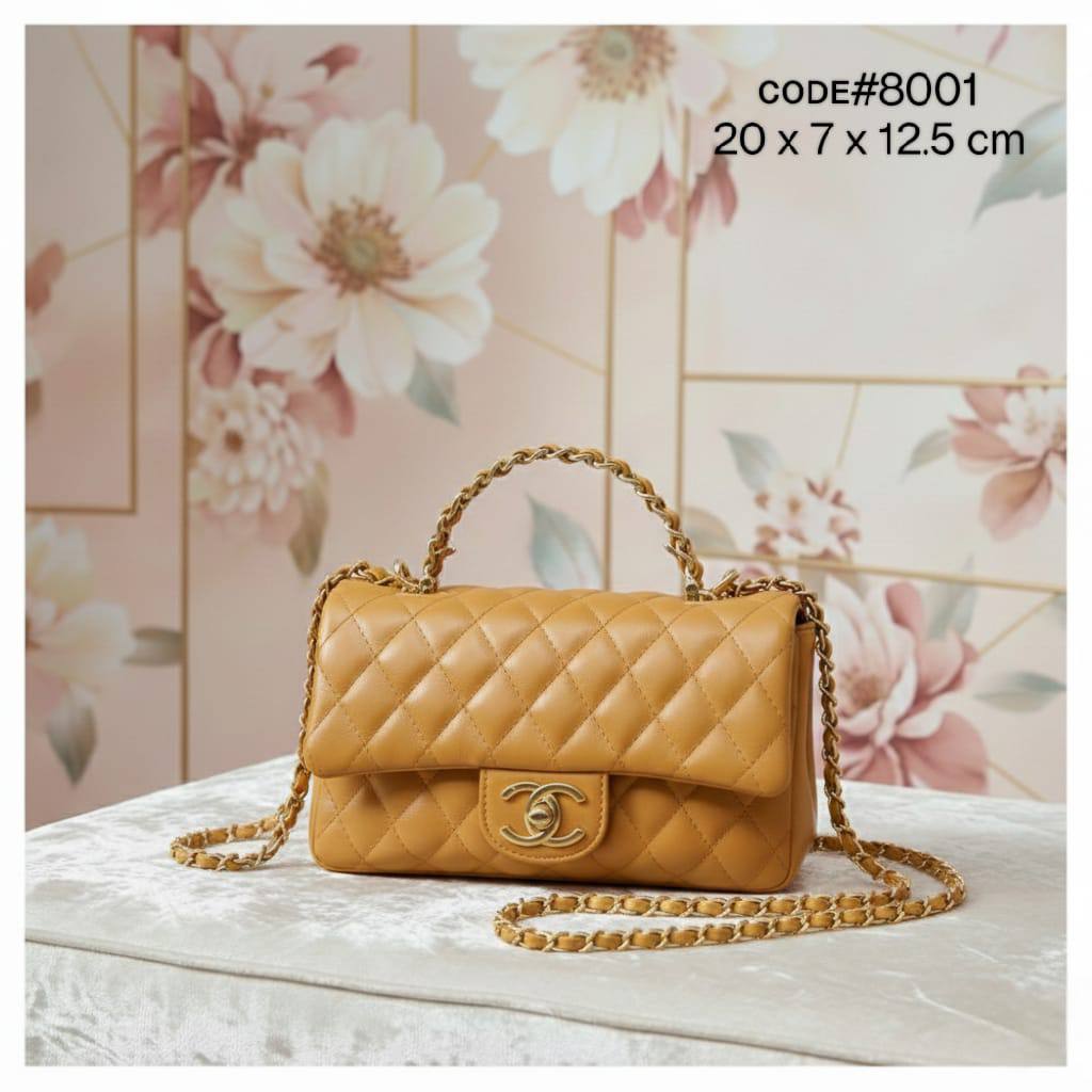 CHANEL ᴛᴏᴘ ʜᴀɴᴅʟᴇ 
ᴄᴀʟғsᴋɪɴ ʟᴇᴀᴛʜᴇʀ ᴍᴀᴛᴇʀɪᴀʟ
ᴡɪᴛʜ ᴄʜᴀɪɴ ʙᴇʟᴛ sᴛʀᴀᴘ
sɪᴢᴇ : 20 cm
ᴡɪᴛʜ BOX
🎁🎁🎁

70 dhs✅

Zain31
♥️♥️♥️