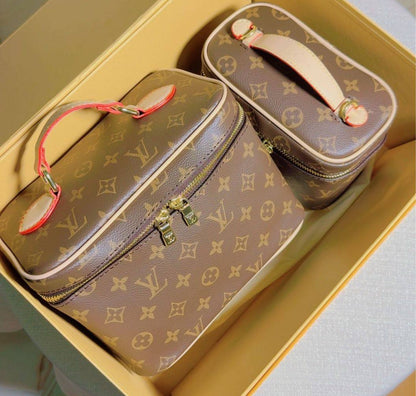 LV 
Small 95 dhs🌺
Medium 105 dhs🌺
Big 110 dhs🌺

Zain175
♥️♥️♥️