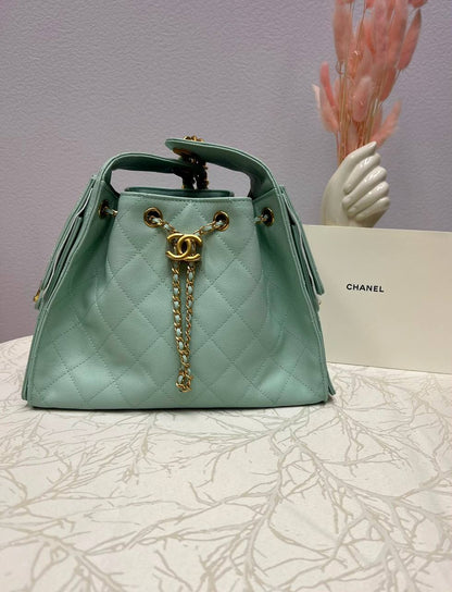 CHANEL HOBO 💕💕💕
Super master quality 🔥🔥💯
25cm Available 💫💫💫
With full packaging 🎁
For Price 👇 WhatsApp✅
0568585901 
0507557372
0552275751 Owner Zain 👌

Zain252
♥️♥️♥️