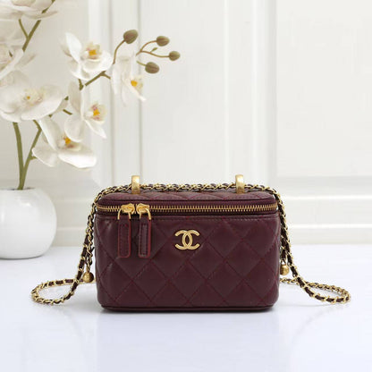 Chanel

High quality

With box 

100 DHS🇦🇪🇦🇪🇦🇪

Zain50
♥️♥️♥️
