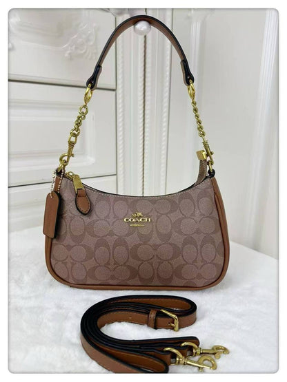 Coach  
24cm  
with box  
🎁🎁🎁

90 dhs🇦🇪

Zain114
♥️♥️♥️