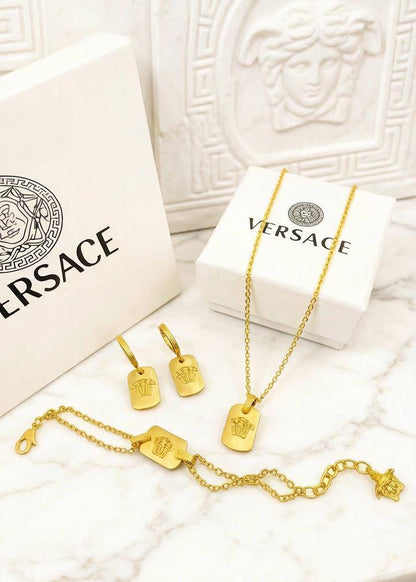 MASTER SET
VERSACE💫✨
Offer PRICE💥
120 DHS💓
WITH BOX AND PAPER BAG🎁🛍️

Zain89
♥️♥️♥️