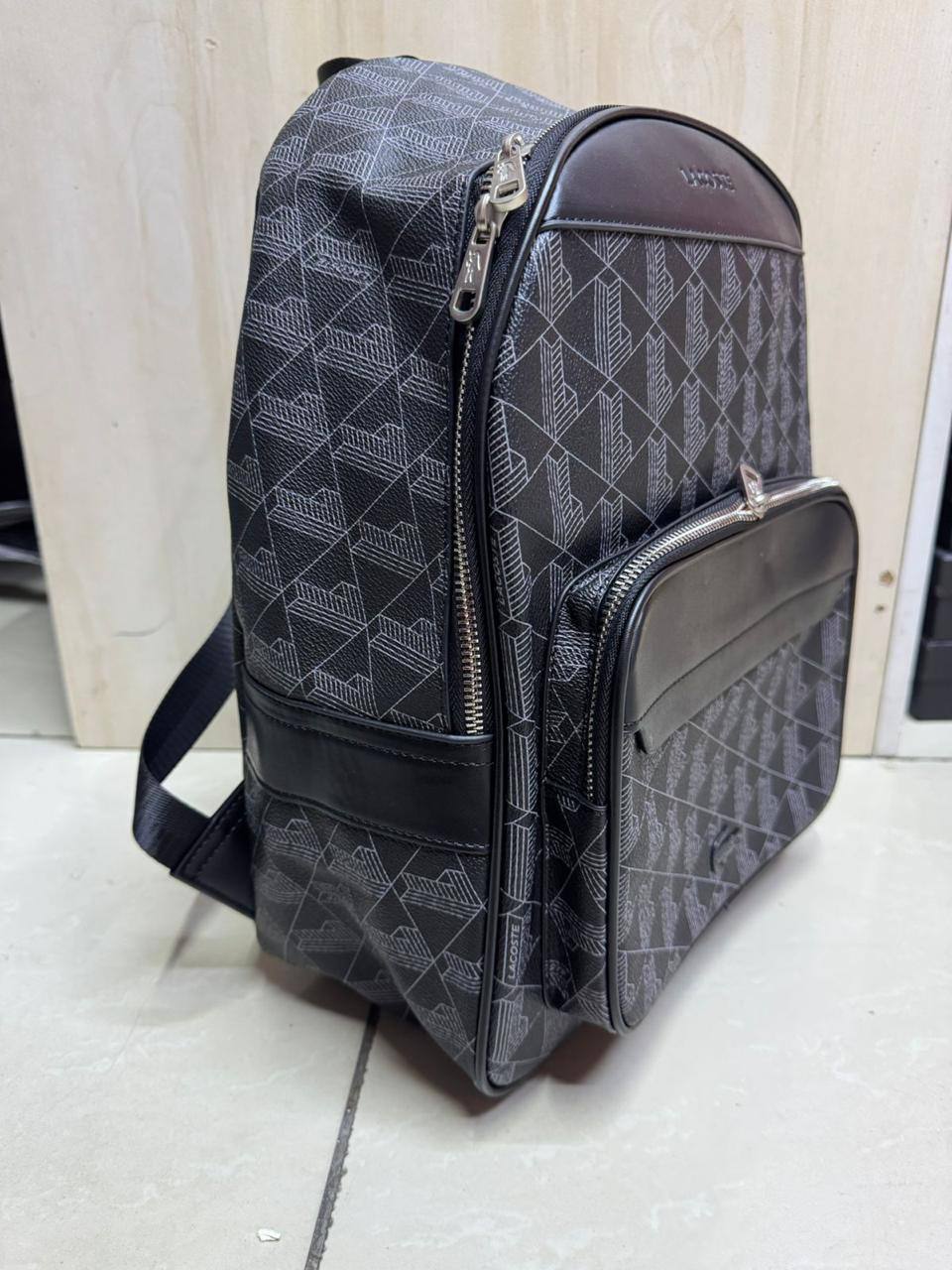 🎒 LACOSTE 🐊 Backpack
1⃣️First quality 
Size: 29 * 39 * 15 cm
95 dhs✅

Zain115
♥️♥️♥️