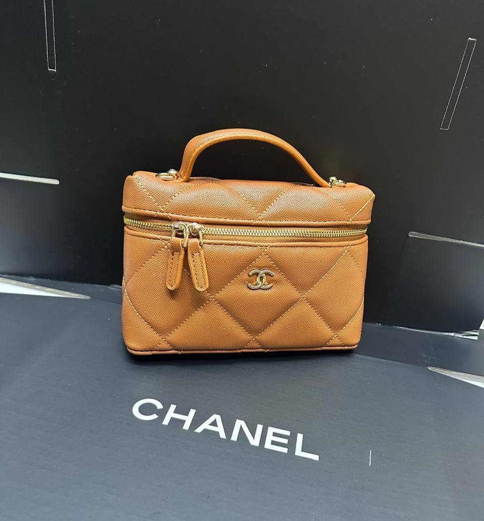 Chanel

withbox 
🎁🎁🎁

95 dhs✅

Zain143
♥️♥️♥️