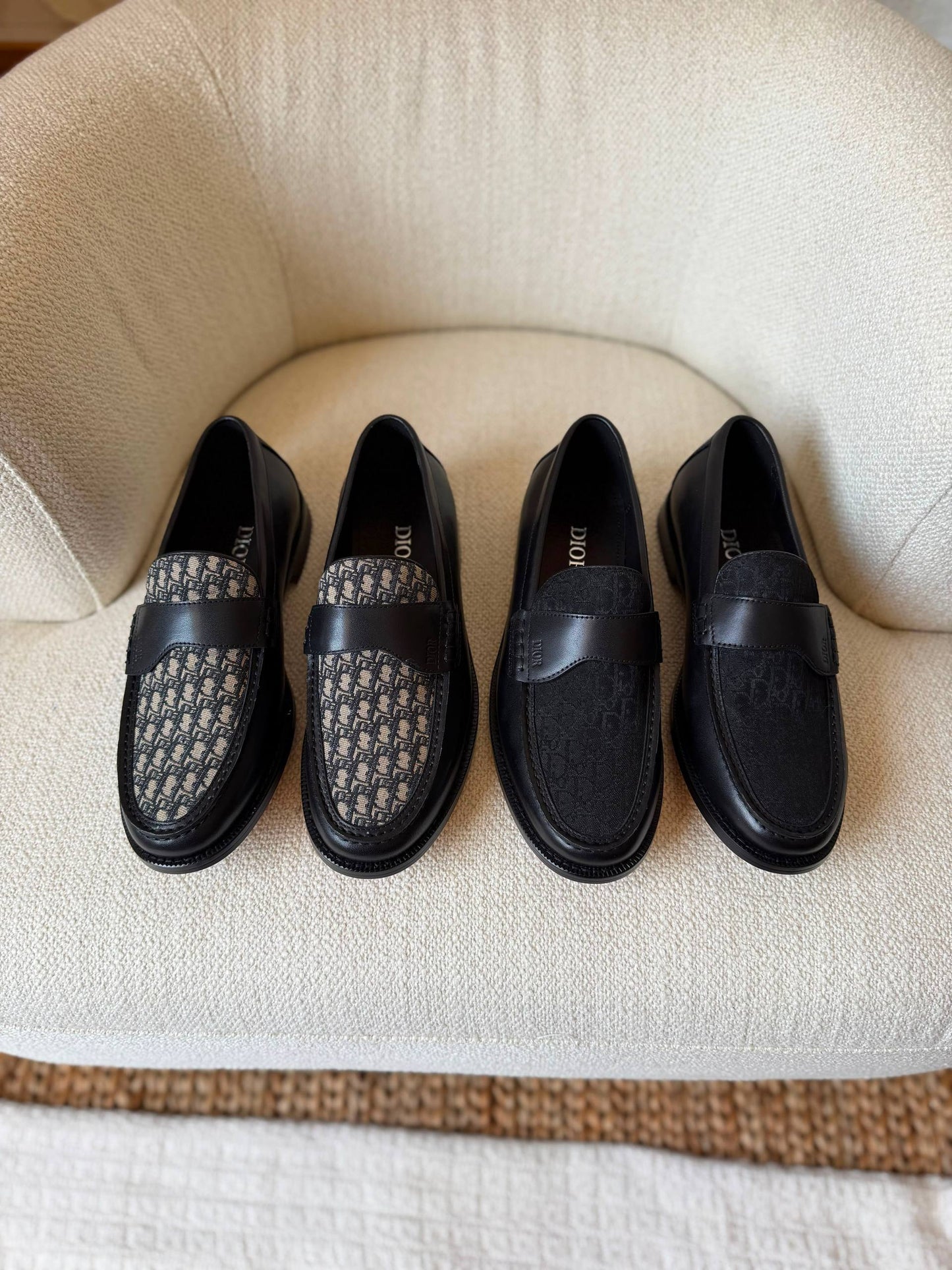 Christian Dior
*AAA QUALITY*
*size: 40 to 46*
550 dhs✅

Zain185
♥️♥️♥️