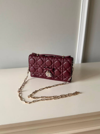 DIOR 
20 cm 
SUPER MASTER QUALITY 
For Price 👇 WhatsApp✅
0568585901 
0507557372
0552275751 Owner Zain 👌

Zain322
♥️♥️♥️
