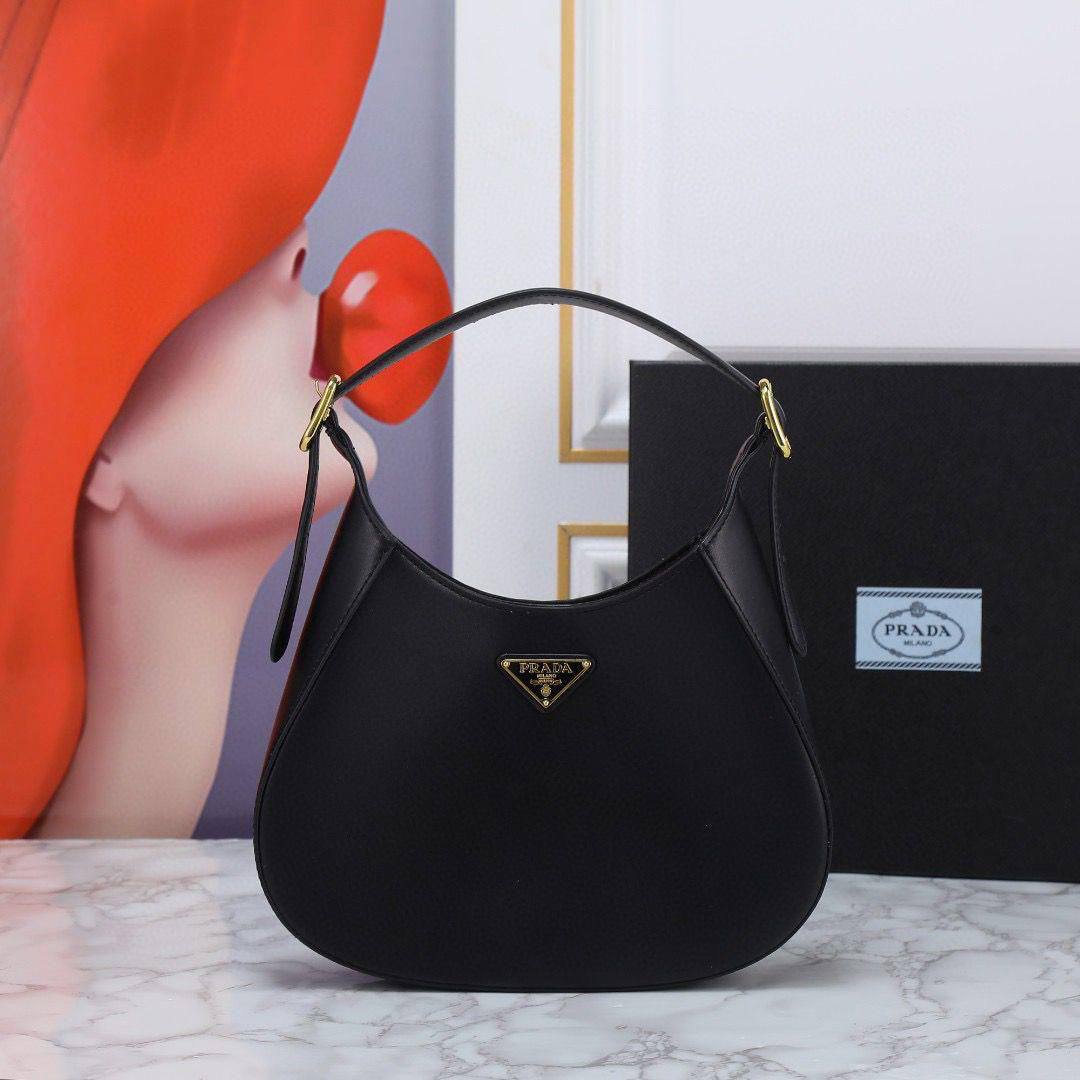 Prada - YSL - Master Bags 👌
For Price 👇 WTSP Text Zain 0568585901

Zain142
♥️♥️♥️