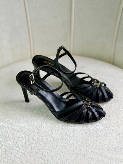 Celine
Super *AAA* *+* Quality 💯 
With original packing🎁🎁
SIZE:36and41
Available now
450 dhs🇦🇪🇦🇪

Zain309
♥️♥️♥️