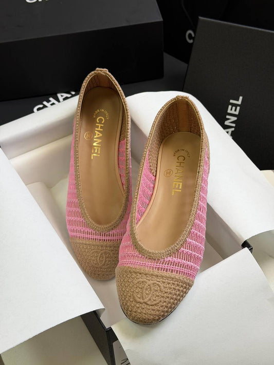 Chanel 
𝑨𝑨𝑨 𝑸𝒖𝒂𝒍𝒊𝒕𝒚
𝑺𝒊𝒛𝒆 𝟑𝟔 𝒕𝒐 𝟒2 
450 dhs✅

Zain81
♥️♥️♥️