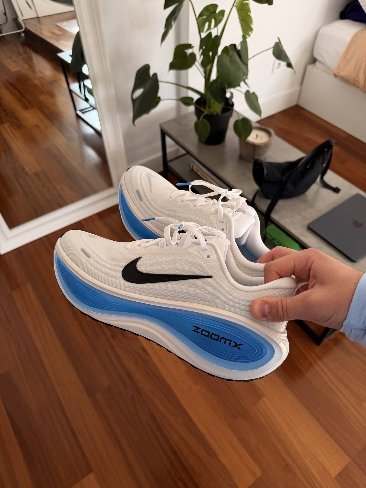 Nike Vomero Plus White Blue Hero Black ，

Size 36-45 ，
240 dhs🇦🇪🇦🇪

Zain18
♥️♥️♥️